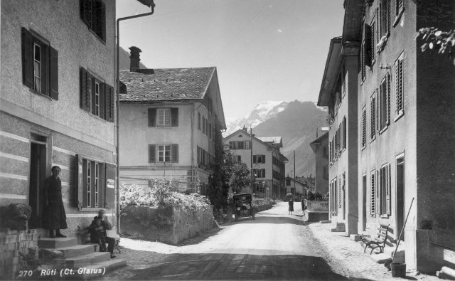 Dorfstrasse vor 1939.jpg
